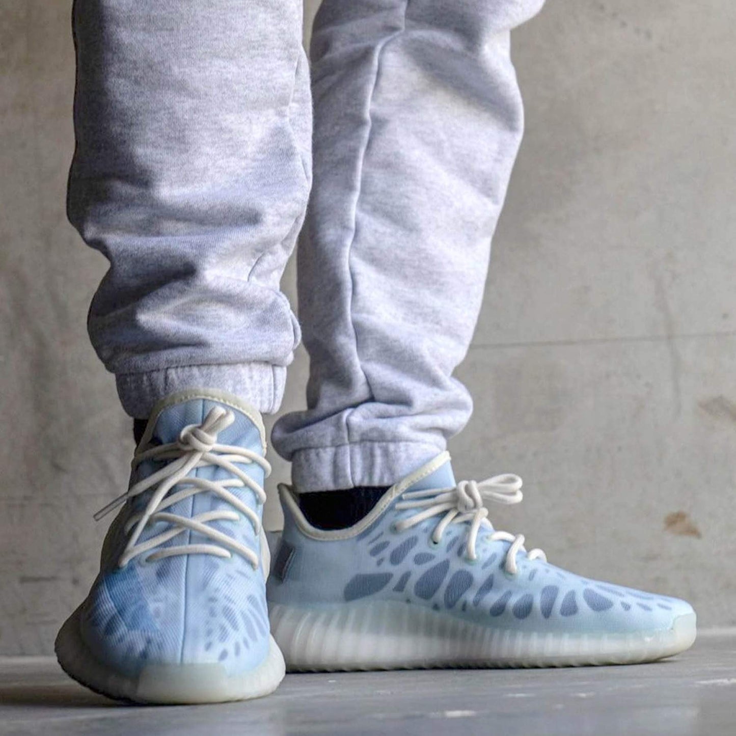 ADIDAS YEEZY BOOST 350 V2 'MONO ICE'